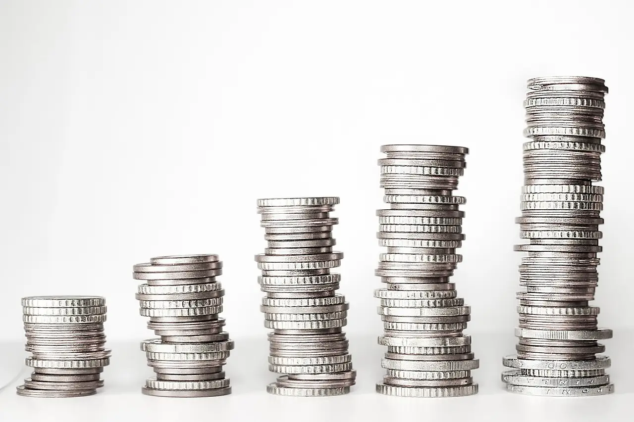 Telia to axe 900 roles; targets $100M savings