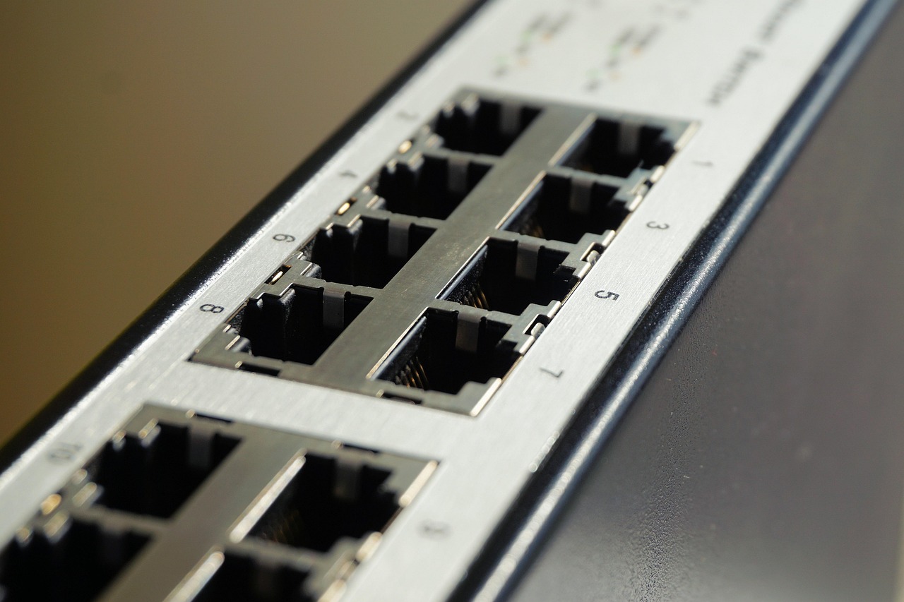 Small, midsized cable operators and telcos get router relief